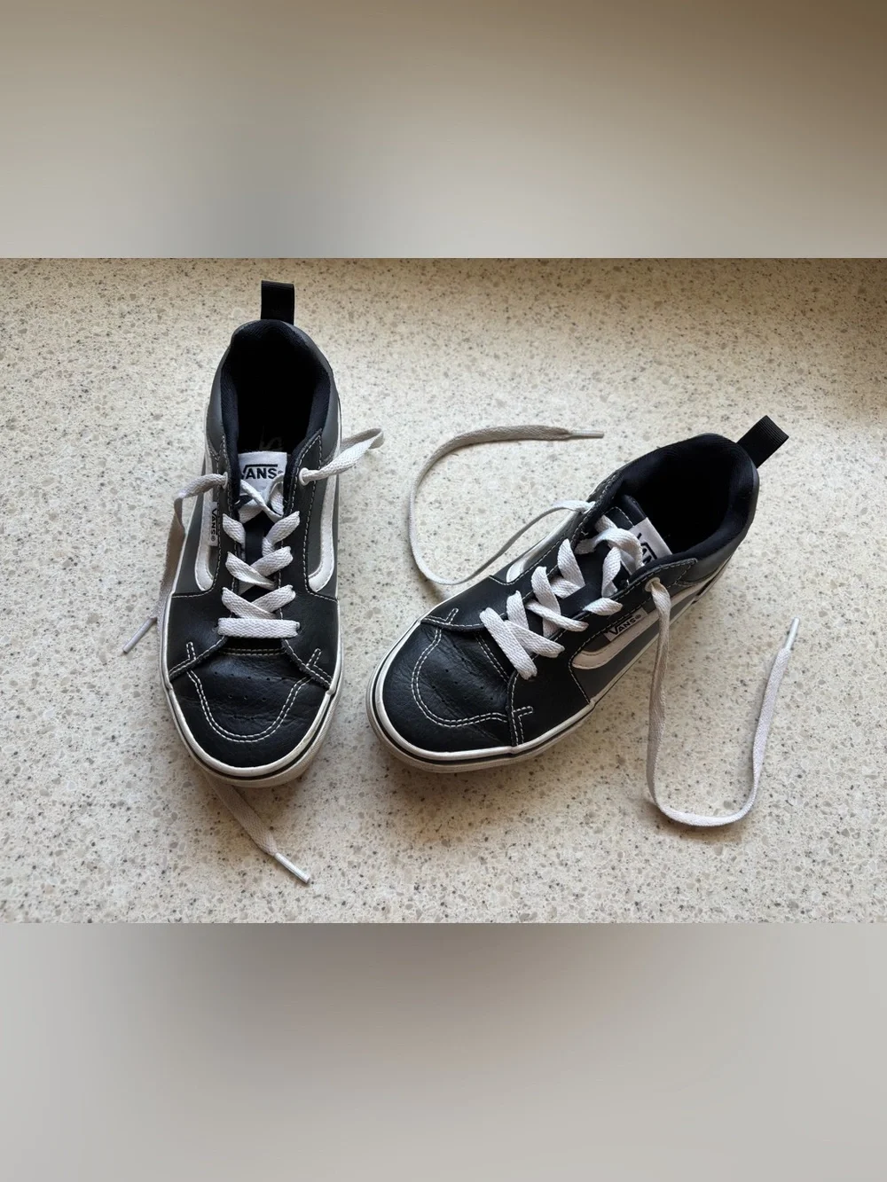 Vans - Kids Black Grey & White Athletic  Sneaker Shoe Kid Boys Size 2